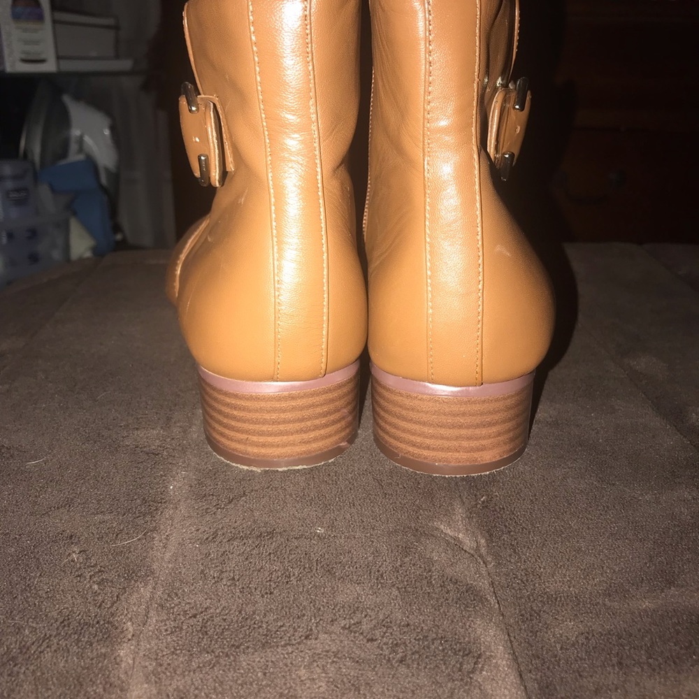 Boot - Picture 3 of 8